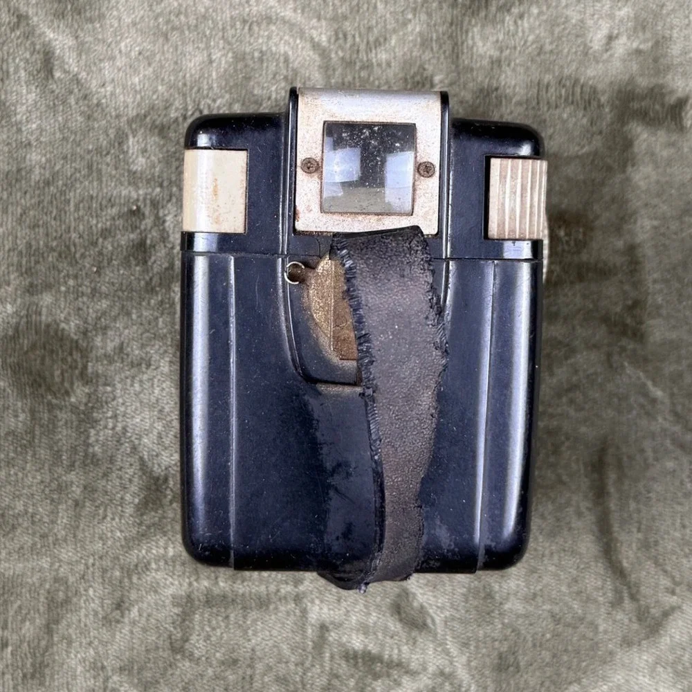 Vintage Kodak‎ Brownie Hawkeye Flash Model Bakelite Box Camera 620 Film 1950s